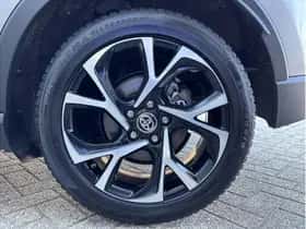 Toyota C-HR (2021) thumbnail 18