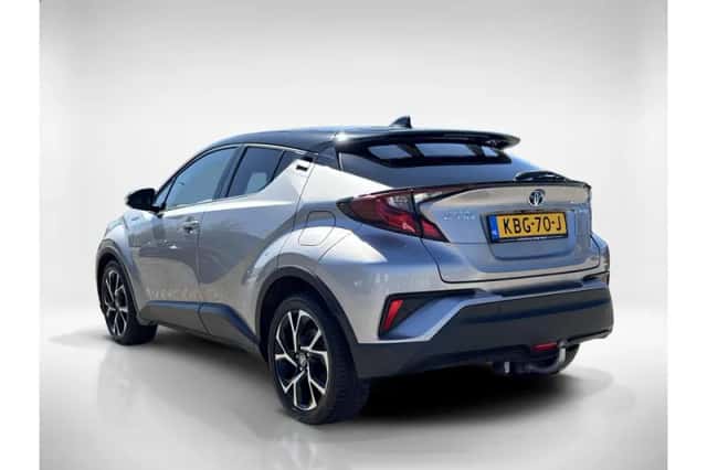 Toyota C-HR (2021) thumbnail 3