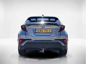 Toyota C-HR (2021) thumbnail 4