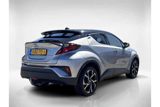 Toyota C-HR (2021) thumbnail 5