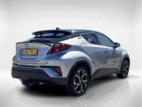 Toyota C-HR (2021) thumbnail 5