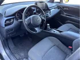 Toyota C-HR (2021) thumbnail 9