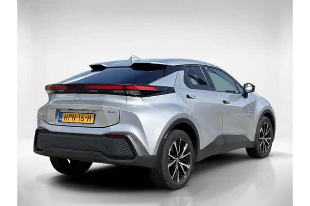 Toyota C-HR (2025) thumbnail 5