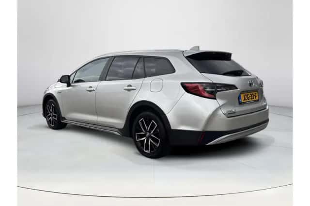 Toyota Corolla (2021) thumbnail 3