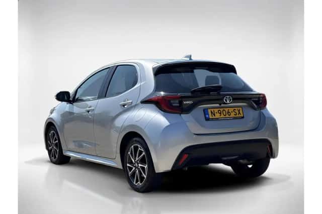 Toyota Yaris (2021) thumbnail 3