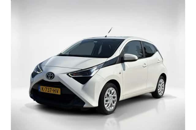 Toyota Aygo (2021) thumbnail 1
