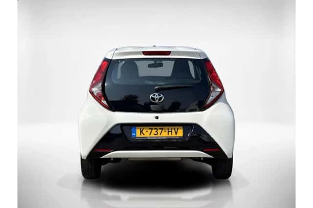 Toyota Aygo (2021) thumbnail 4