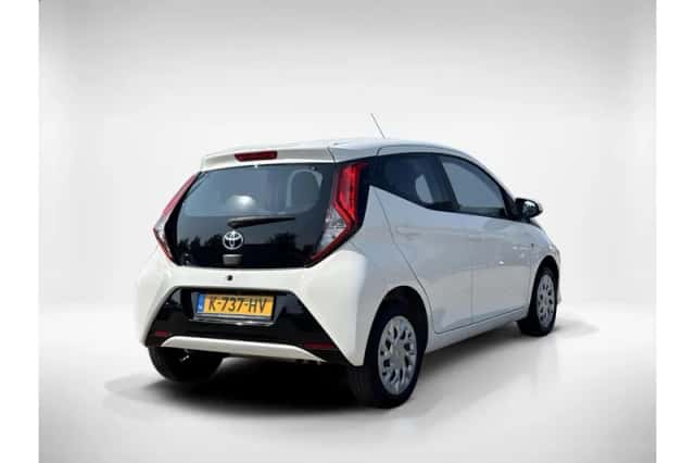 Toyota Aygo (2021) thumbnail 5