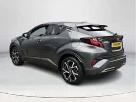 Toyota C-HR (2022) thumbnail 3