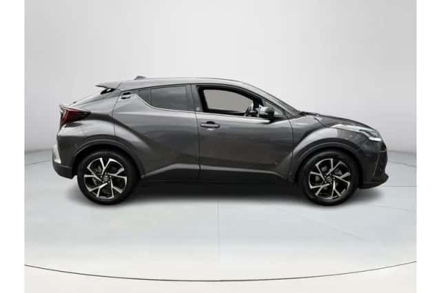 Toyota C-HR (2022) thumbnail 4