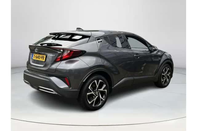 Toyota C-HR (2022) thumbnail 5