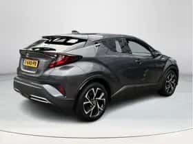 Toyota C-HR (2022) thumbnail 5