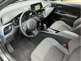Toyota C-HR (2022) thumbnail 7