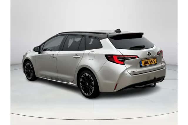 Toyota Corolla (2023) thumbnail 3