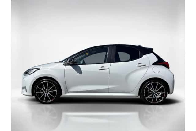 Toyota Yaris (2025) thumbnail 2