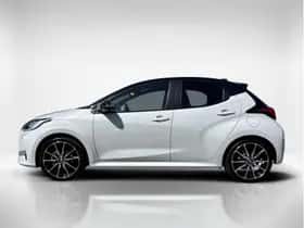 Toyota Yaris (2025) thumbnail 2