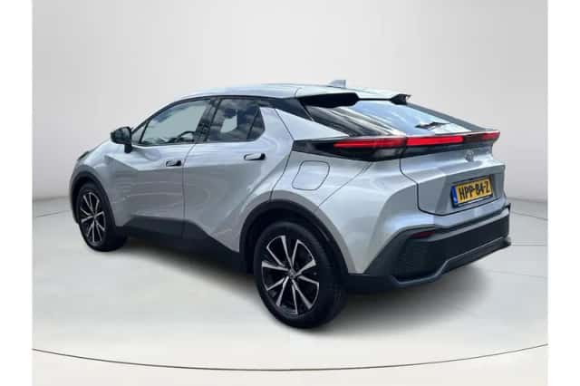Toyota C-HR (2024) thumbnail 3