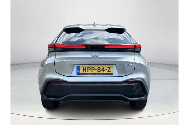 Toyota C-HR (2024) thumbnail 4