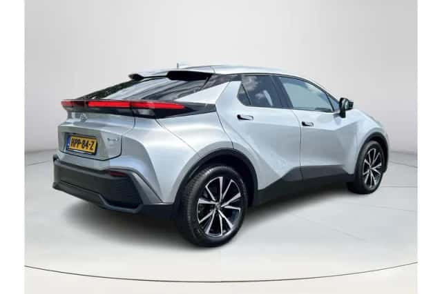 Toyota C-HR (2024) thumbnail 5