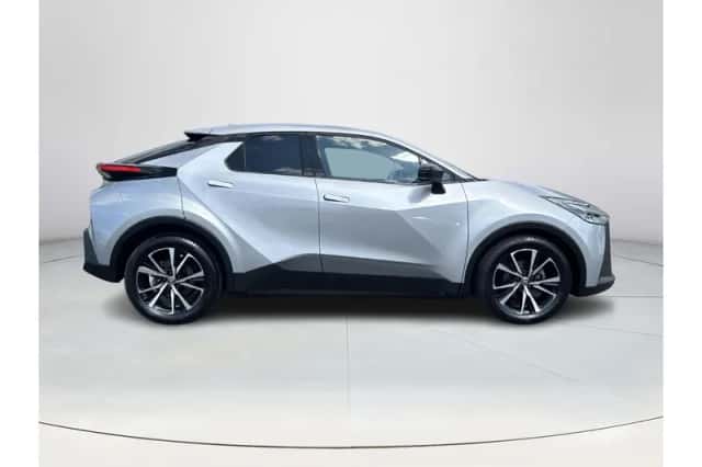 Toyota C-HR (2024) thumbnail 6