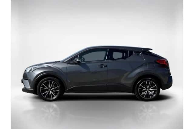 Toyota C-HR (2017) thumbnail 2