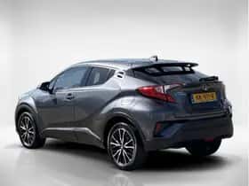 Toyota C-HR (2017) thumbnail 3