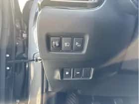 Toyota C-HR (2017) thumbnail 10