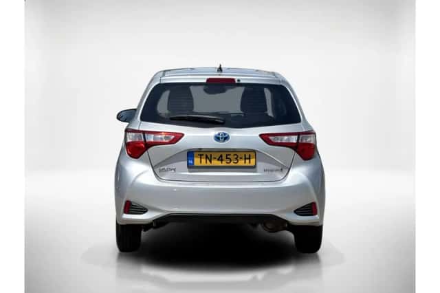 Toyota Yaris (2018) thumbnail 4