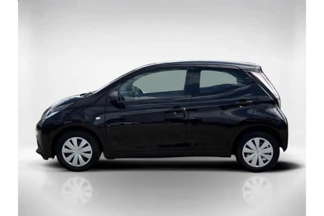 Toyota Aygo (2015) thumbnail 3