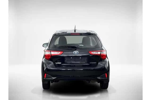 Toyota Yaris (2017) thumbnail 4