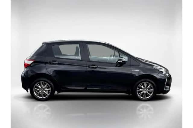 Toyota Yaris (2017) thumbnail 6