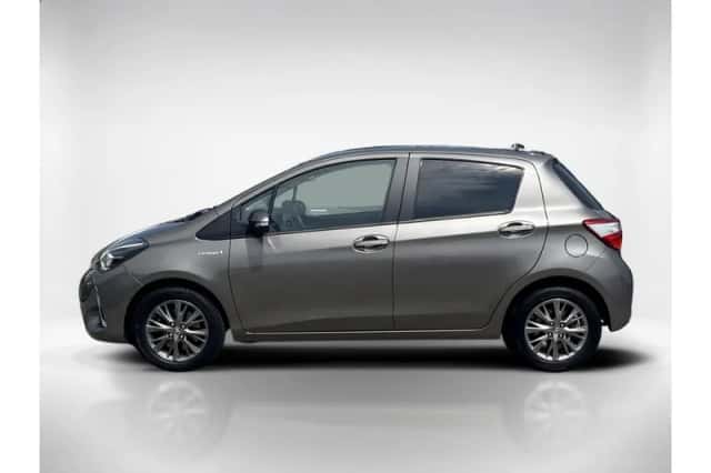 Toyota Yaris (2019) thumbnail 2