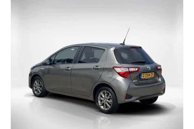 Toyota Yaris (2019) thumbnail 3