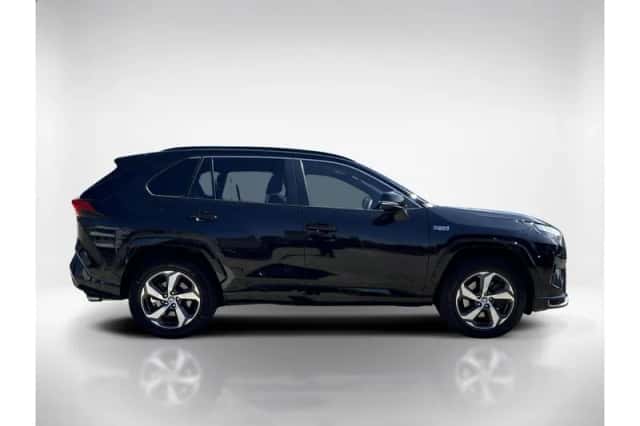 Toyota RAV4 (2023) thumbnail 6