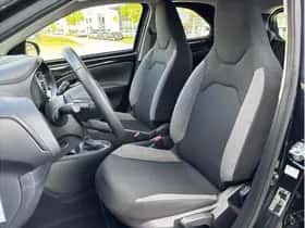 Toyota Aygo X (2022) thumbnail 12