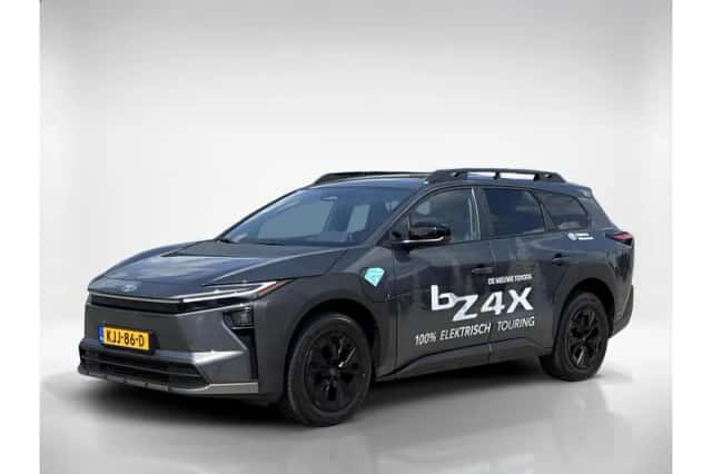Toyota bZ4X (2026) thumbnail 1