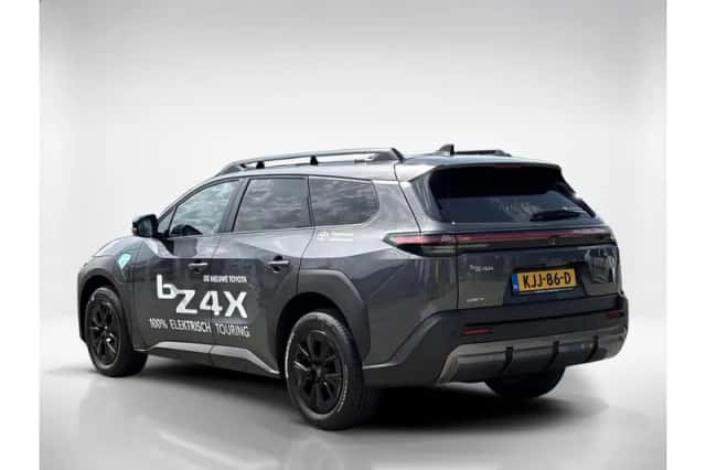 Toyota bZ4X (2026) thumbnail 3
