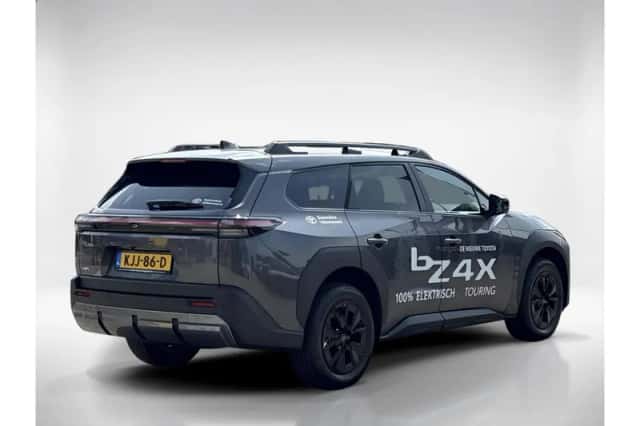 Toyota bZ4X (2026) thumbnail 5