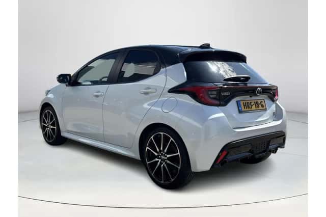 Toyota Yaris (2024) thumbnail 3
