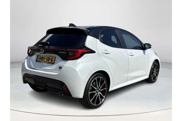 Toyota Yaris (2024) thumbnail 5