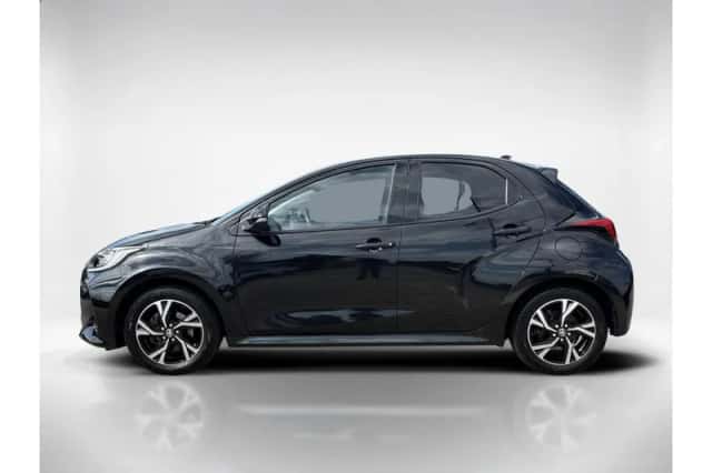 Toyota Yaris (2025) thumbnail 2