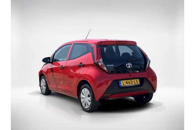 Toyota Aygo (2021) thumbnail 3
