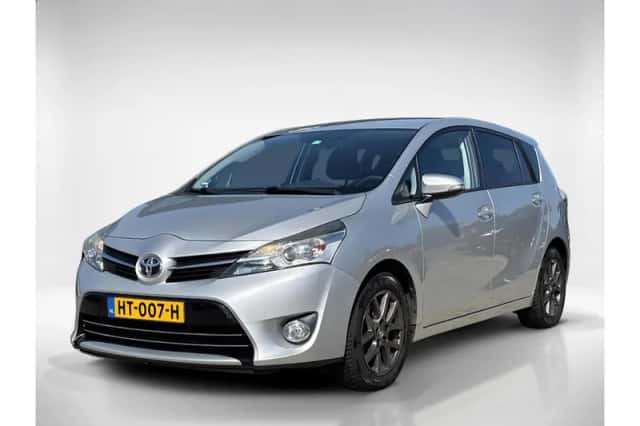 Toyota Verso (2016) thumbnail 1