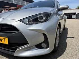 Toyota Yaris (2025) thumbnail 9