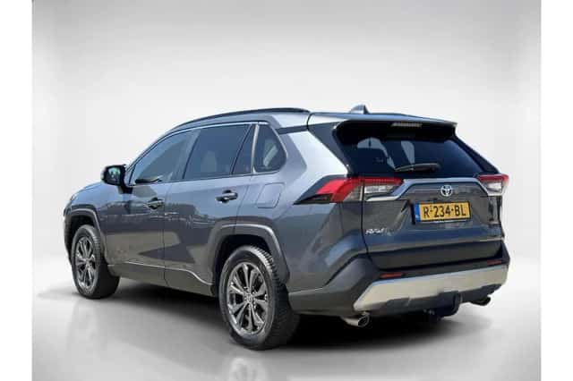 Toyota RAV4 (2022) thumbnail 3