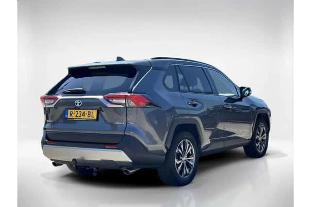 Toyota RAV4 (2022) thumbnail 5