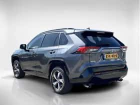Toyota RAV4 (2022) thumbnail 3