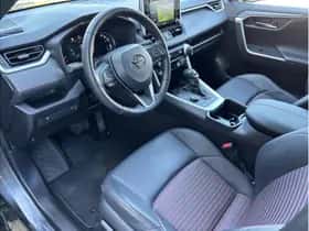 Toyota RAV4 (2022) thumbnail 10