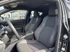 Toyota C-HR (2023) thumbnail 11