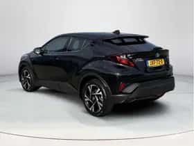 Toyota C-HR (2023) thumbnail 3